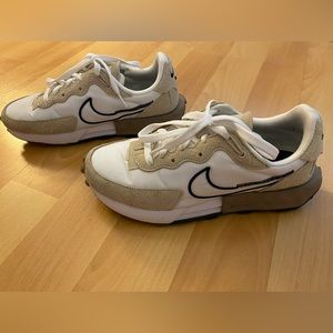 Nike Fontanka Waffle Women’s sneakers